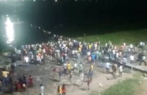 Hindistan’da köprü çöktü! 81 ölü var