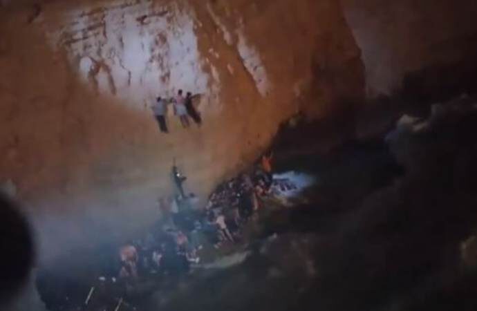 Midilli açıklarında kaçak göçmenleri taşıyan botlar battı! En az 15 ölü