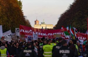 İran’da protestolar devam ediyor! Berlin’den 80 bin kişilik destek