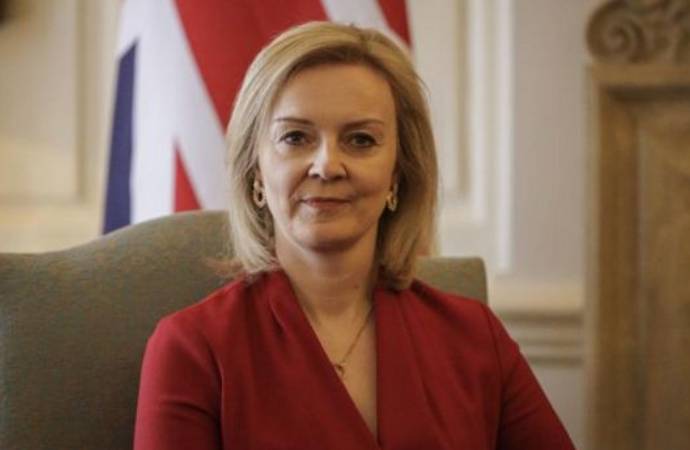İngiltere’yi sallayan istifa! Liz Truss’un başbakanlığı 45 gün sürdü