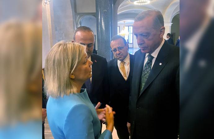Erdoğan gazetecilerin İsveç Başbakanı sorusuna yanıt veremedi