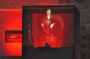 BJK Stadı’nda Cumhuriyet coşkusu! Hologramla yansıtıp Atatürk’ün sesinden Nutuk’u dinlettiler