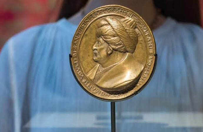 İBB tarih koleksiyonuna bir yenisini daha ekledi! Fatih madalyonu satın alındı!