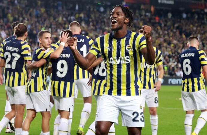 Fenerbahçe AEK Larnaca’yı devirdi! Liderlik koltuğuna oturdu