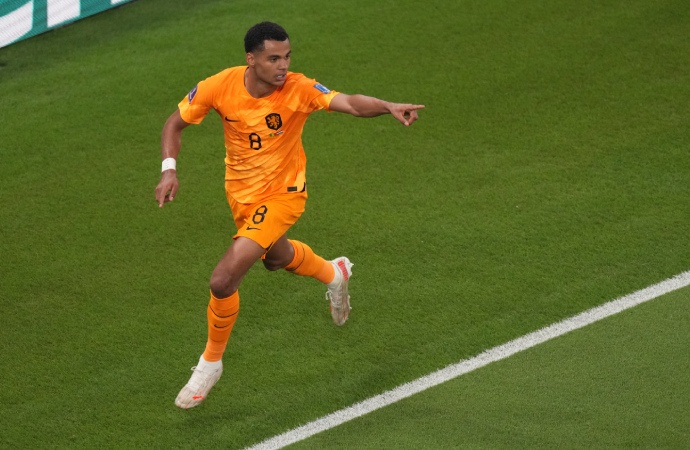 Hollanda Dünya Kupası’na galibiyetle başladı