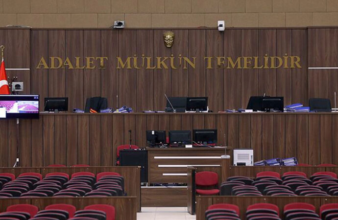 Mahkeme FETÖ Çatı Davası’nda Yargıtay’ın kararına direndi