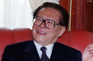 Çin’i 10 yıl yöneten eski Devlet Başkanı Zemin, hayatını kaybetti