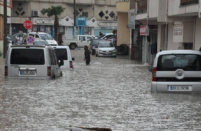 Mersin’de sel felaketi! 1 kişi hayatını kaybetti