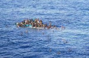 Göçmenleri taşıyan tekne battı! Onlarca kişi kayıp
