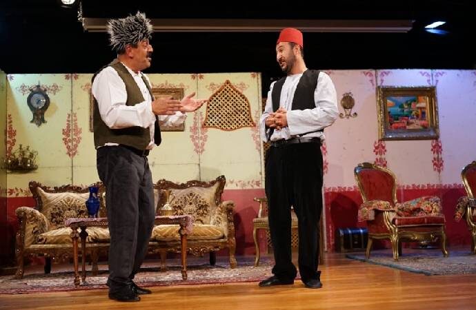 “Eyvah Kaynanam” adlı tiyatro oyunu Kartal’da sahnelendi