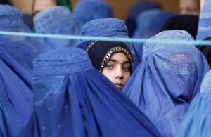 Taliban kısıtlamalarını dozunu arttırıyor! Kadınların park ve lunaparklara girişini yasaklandı