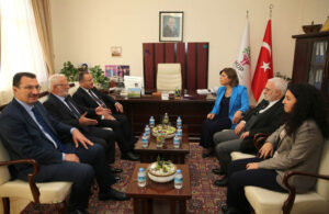 AKP’nin HDP ziyaretine tepkiler büyüyor! ‘Türkiye bu iki yüzlülüğü hak etmiyor’