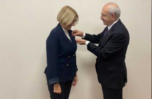 Bengi Başer CHP’ye katıldı! Rozeti Kılıçdaroğlu taktı