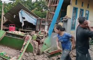 Endonezya’daki depremde ölü sayısı 271’e yükseldi