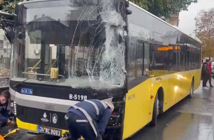 İETT otobüsü minibüsle çarpıştı! 4 kişi yaralandı