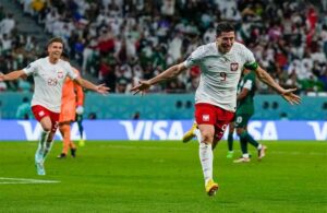 Robert Lewandowski ilk Dünya Kupası golünü attı Polonya ilk maçını kazandı