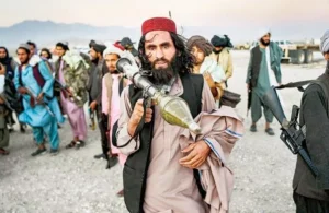 Pakistan Talibanı ateşkesi bozdu