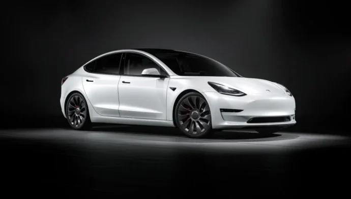 Tesla, otonom sürüş sistemi yüzünden başı belada