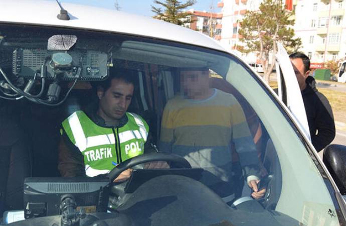 12 Yaşındaki Sürücü Polise Yakalanınca Ağabey Kaç Para Ceza Yedim Tele1