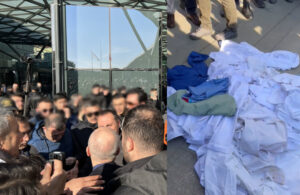 İstanbul Tabip Odası: Fahrettin Koca hekimlerin önlüklerini yere düşürdü