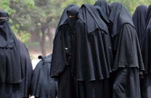 Suudi Arabistan’da kara çarşafla sınava girmek yasaklandı