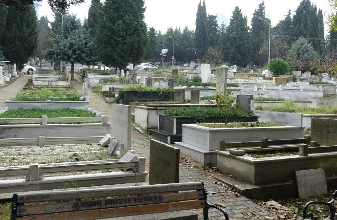 Ölmek de lüks oldu! İstanbul’da mezarlık yeri 45 bin liraya kadar çıkıyor