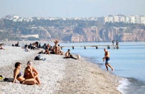 Antalya’da Aralık ayında sahiller doldu