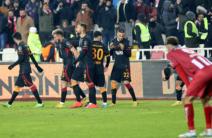 Galatasaray galibiyeti uzatmalarda aldı: 2-1