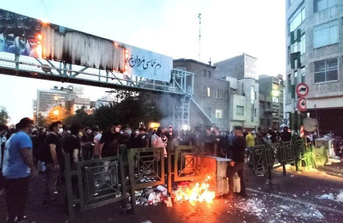 İran devlet televizyonundan ‘ahlak polisi kapatıldı’ iddialarına açıklama