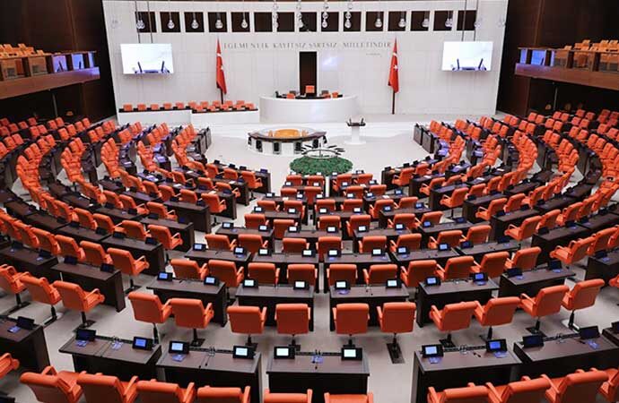 77 bin önergeden sadece 15’i AKP’in, sekiz vekil kürsüye dahi çıkmadı