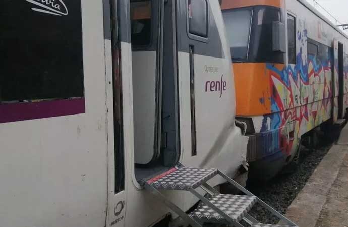 İspanya’da iki tren çarpıştı! 155 yaralı