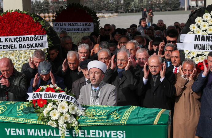 Eski SHP Genel Başkanı Murat Karayalçın’ın ağabeyi son yolcuğuna uğurlandı