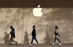 Apple CEO’su Tim Cook’un maaşı kesintiye uğrayacak