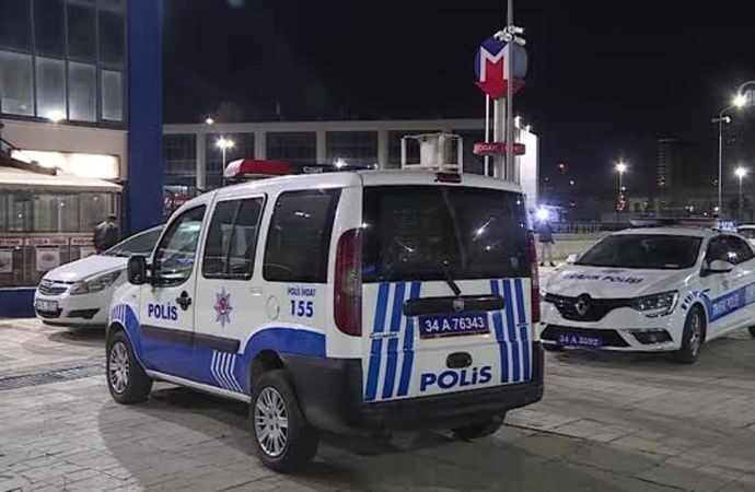 İstanbul’da polis aracına silahlı saldırı: 1 memur yaralandı
