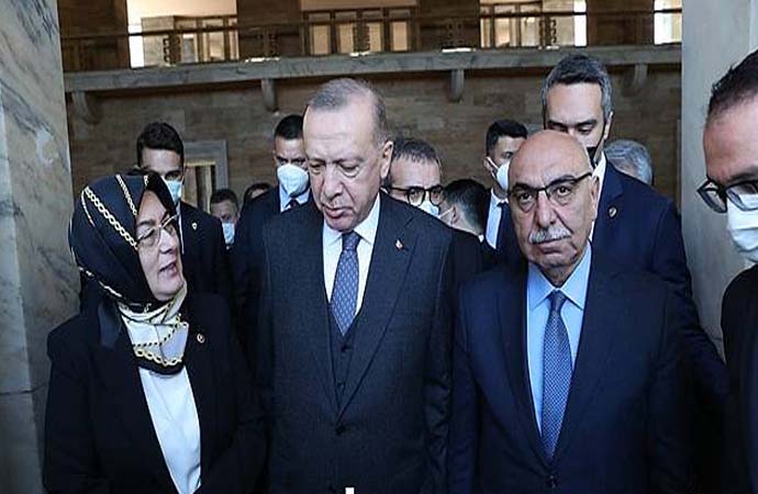 AKP’li Yediyıldız: Tayyip ağabeyin ayakkabısını elimizle yalamamız lazım