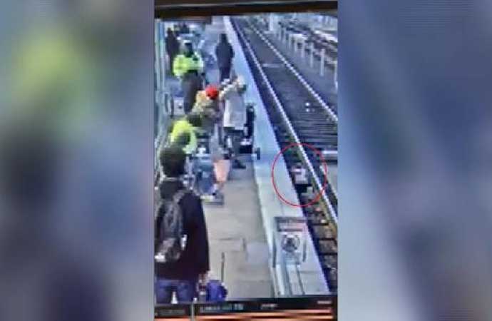 ABD’de 3 yaşındaki çocuğu tren raylarına iten kadın gözaltına alındı