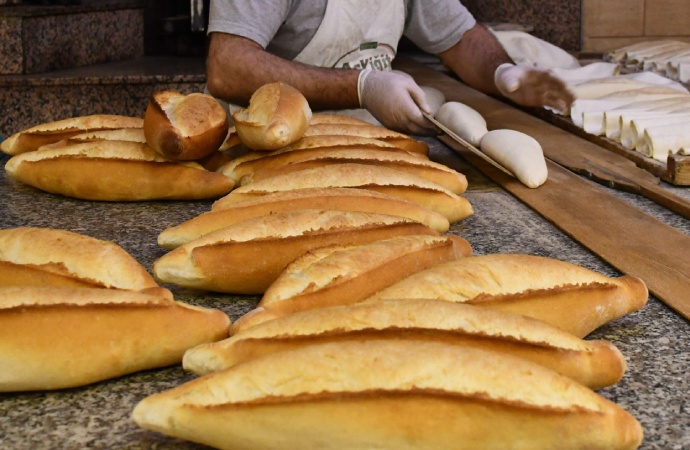 Sinop’ta gramajı düşürülen ekmeğe zam
