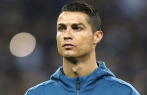 Cristiano Ronaldo Ballon d’Or ödülünü sattı!