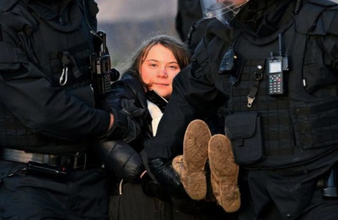 Alman polisi “Greta Thunberg kurgusu” iddiasını yalanladı