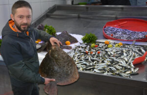 Kalkan balığı 750 liraya dayandı! “Fiyatlar yüksek kimse rağbet etmiyor”
