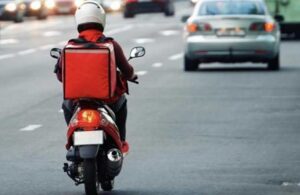 Kuryelerden Vedat Bilgin’e: Bir gün motosikletin arkasına binsin