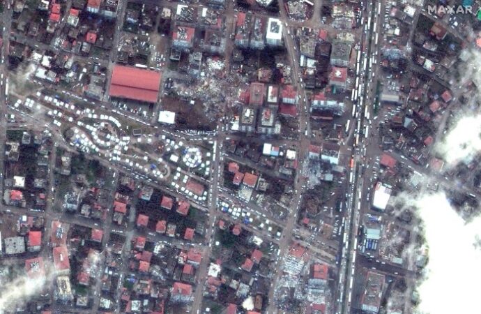 Depremin merkezindeki değişim uydu görüntüsünde