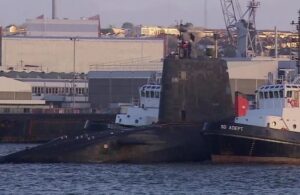 Nükleer denizaltıyı “Japonla” yapıştırmışlar