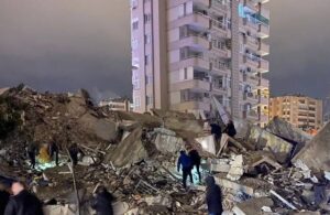Depremlerin yıktığı Adana’da inşaatlar durduruldu!
