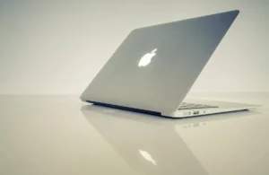 Apple, yeni MacBook üretimi için Vietnam’ı tercih etti