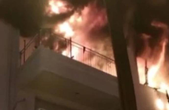 Ev sahibinin evden çıkarmak istediği kiracı evi ateşe verdi