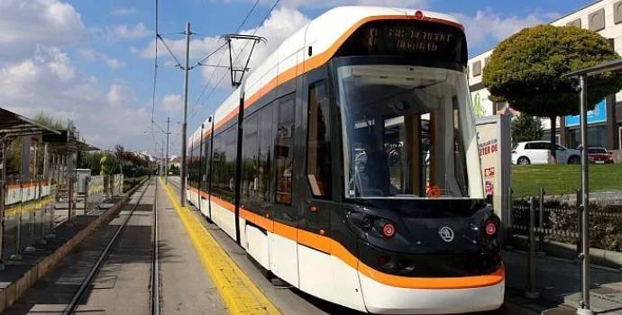 Eskişehir’de tramvayın çarptığı kadın hayatını kaybetti