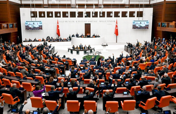 CHP’nin AFAD ve Kızılay önergesi AKP ve MHP oylarıyla reddedildi