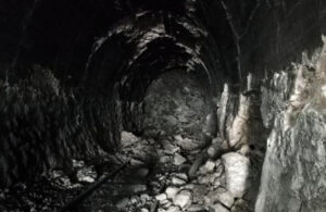 Adıyaman’da demiryolu tüneli depremle çöktü