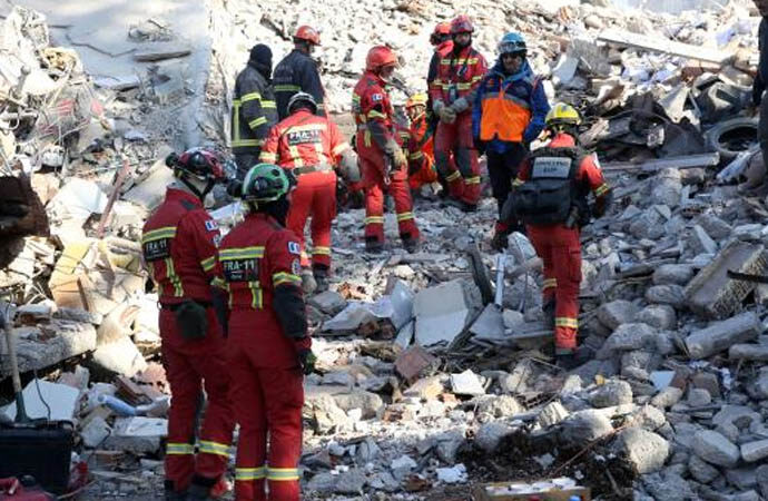 Deprem bölgesindeki çalışmalara katılan yabancı personel sayısı belli oldu